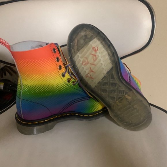 Dr Marten rainbow pride pascal - Picture 2 of 5